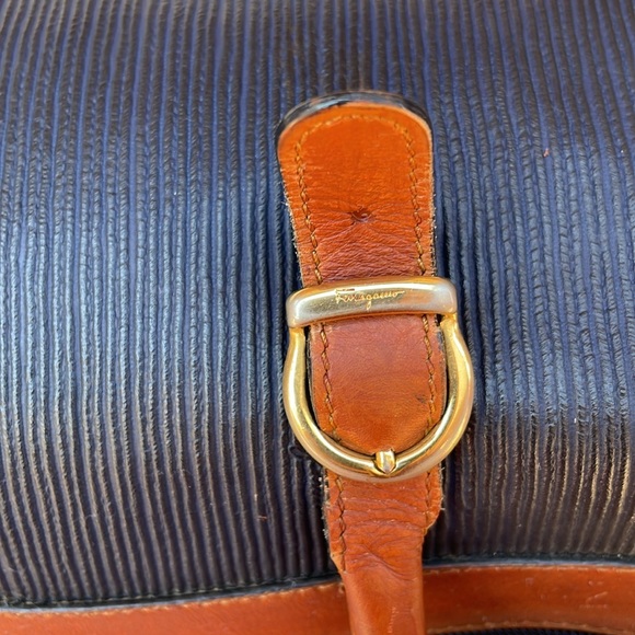 GUC, auth SALVATORE  FERRAGAMO NAVY BLUE VINTAGE BAG, made in Italy - Picture 11 of 16